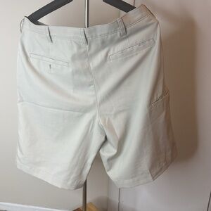 Men’s like new Golf Shorts